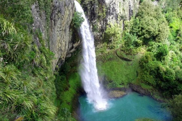 Bridal Veil Falls -Raglan