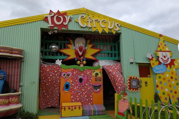 Toy Circus - Shannon 